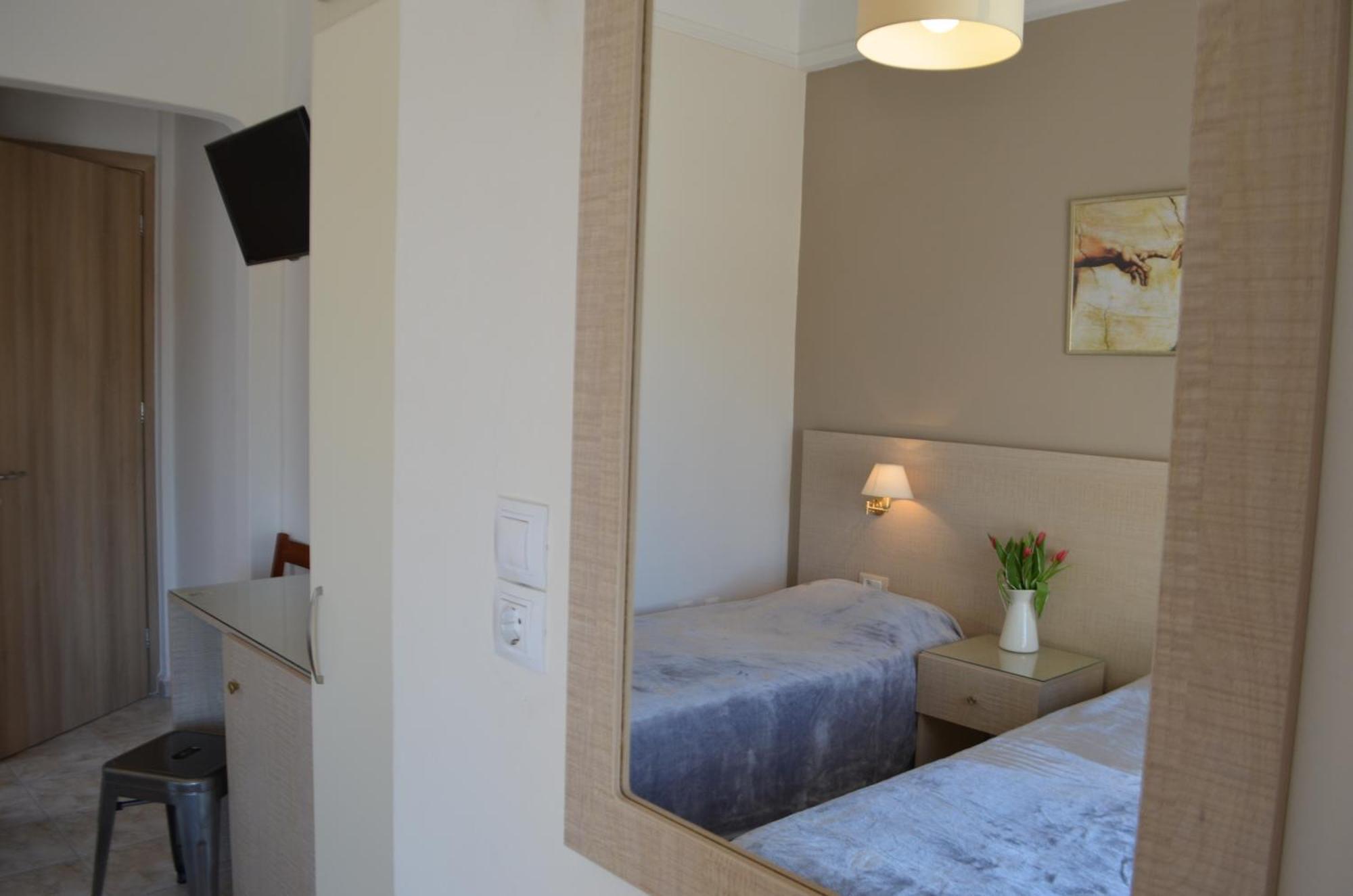 Archontissa Hotell Ermoupoli Rum bild